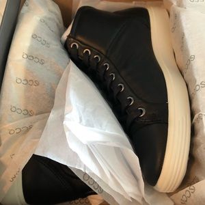 ECCO SOFT 7 WOMEN'S HIGH TOP SNEAKER BRAND NEW UNWORN